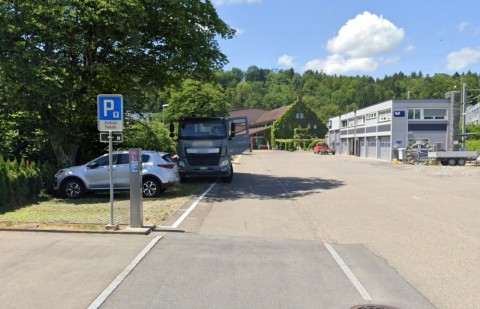 Parkplatz beim Bahnhof Bremgarten West