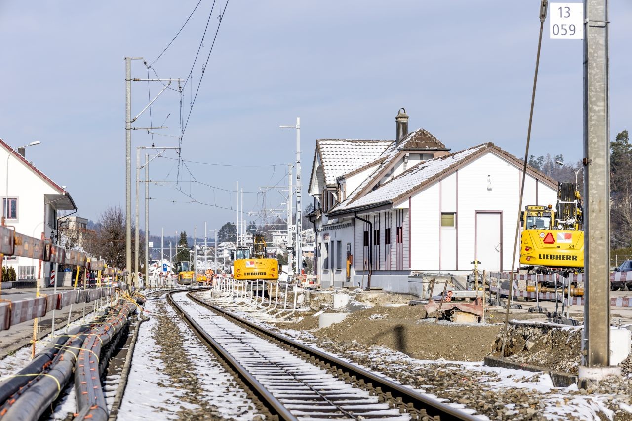 Intensivbauphase in Oberkulm: Dreiwöchiger Ersatzverkehr der Wynental- und Suhrentalbahn