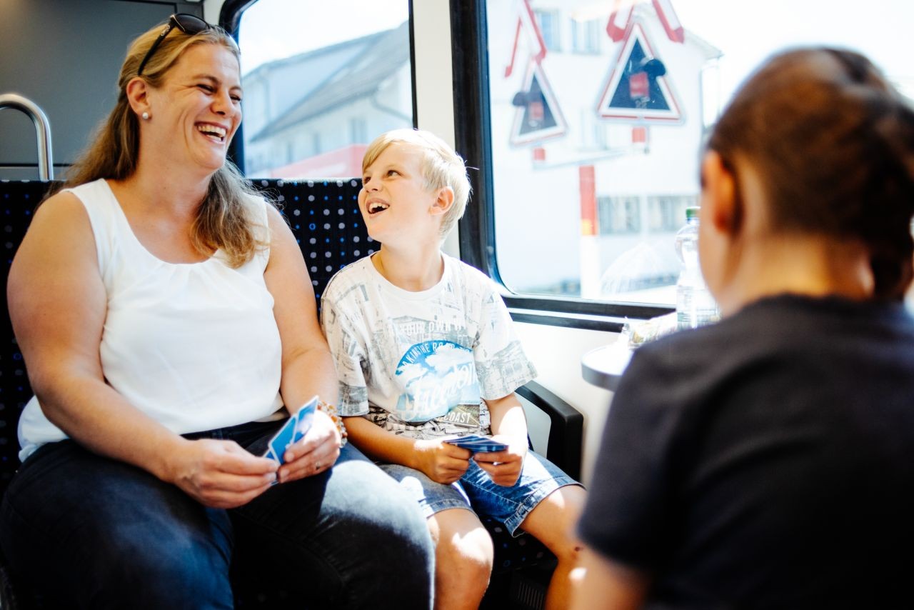 _DSC5695_Fahrgaeste_Zug_We_20250612-084755_1