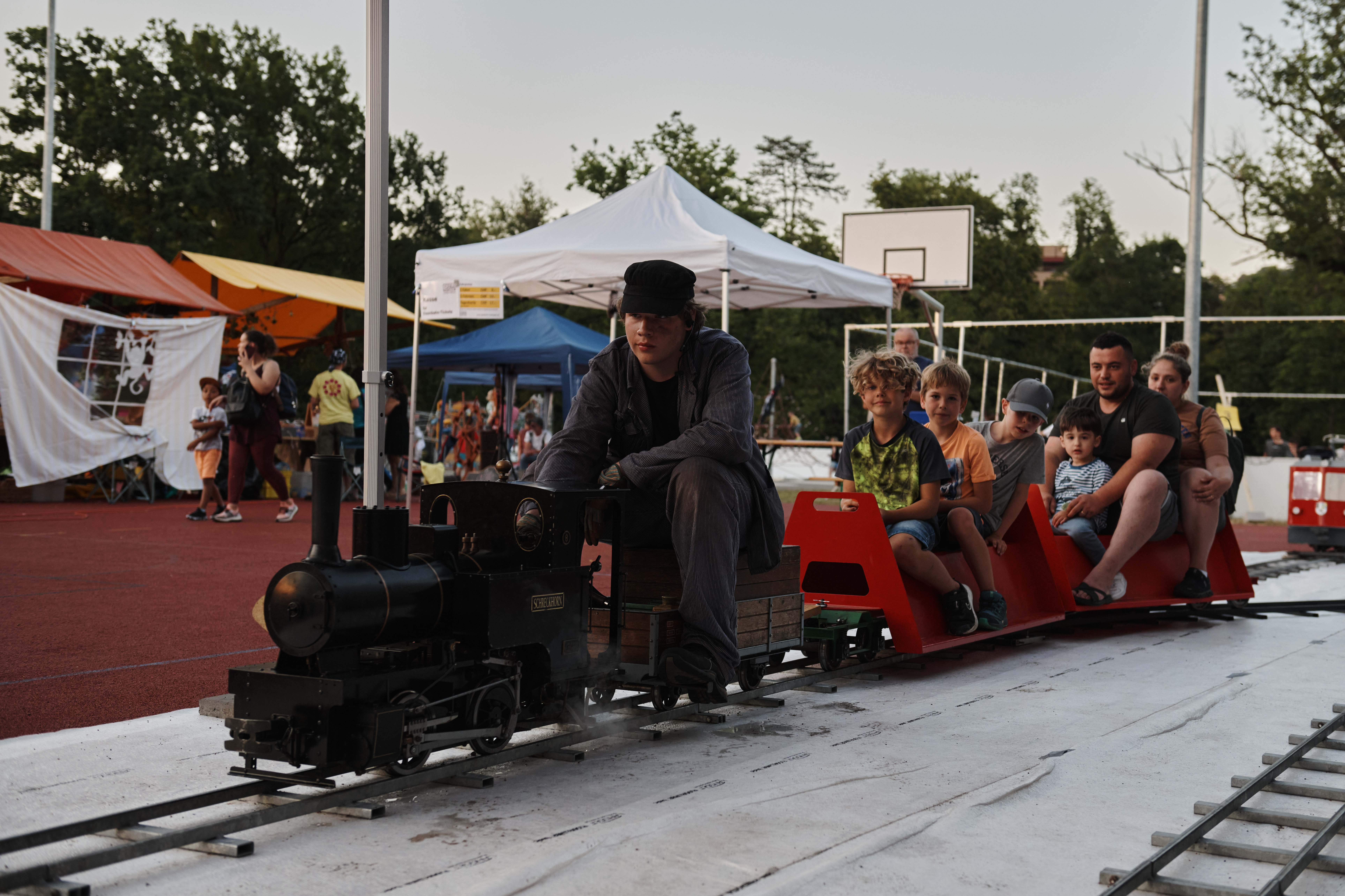Spielbahn zum Draufsitzen